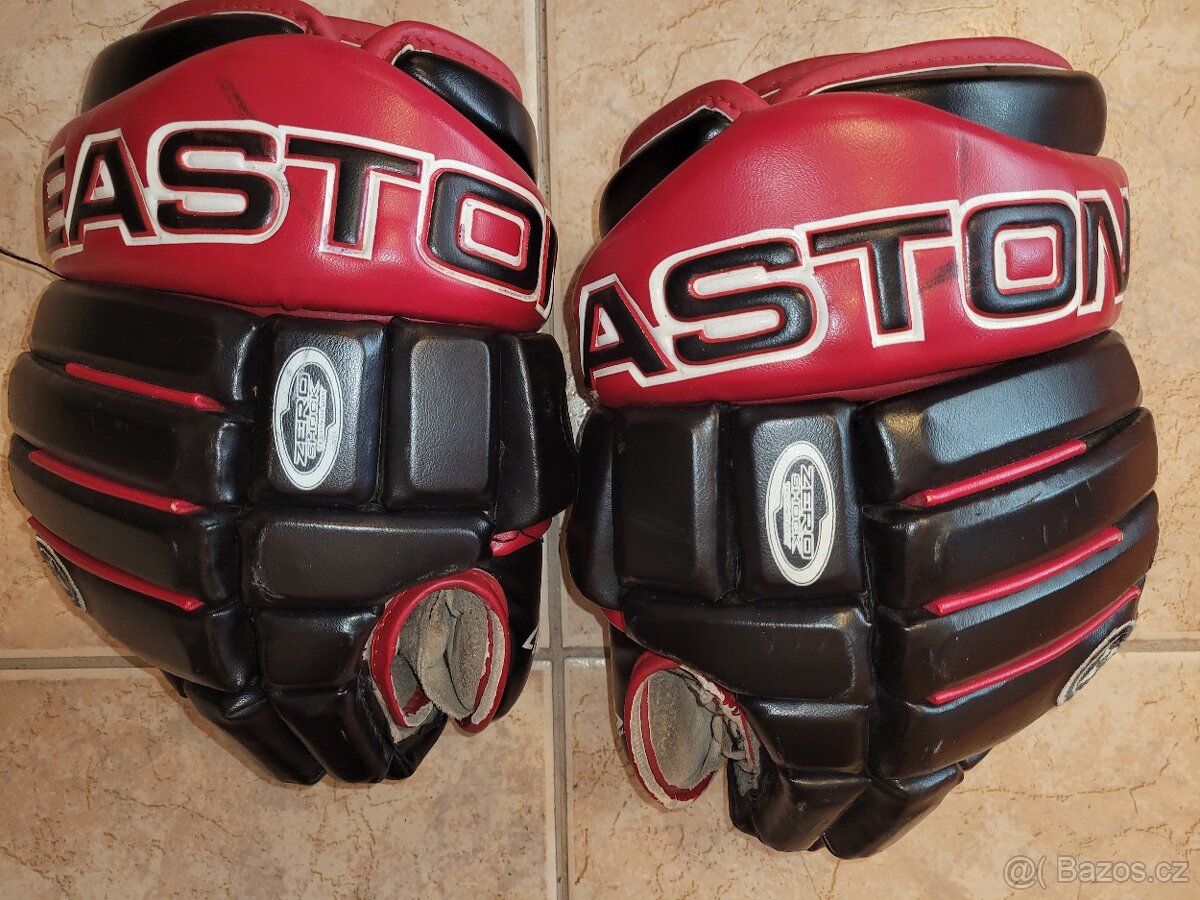 Prodám hokejové rukavice.