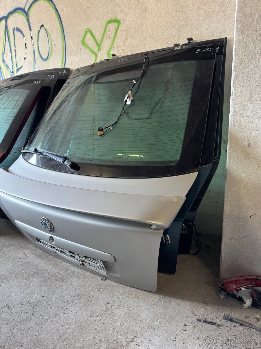 Škoda Octavia 1 sedan, 5. dveře