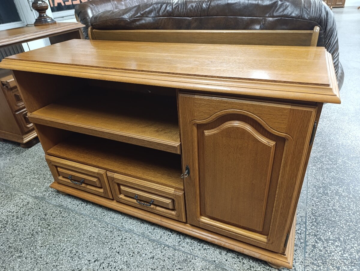 Rustikální komoda, nábytek z masívu