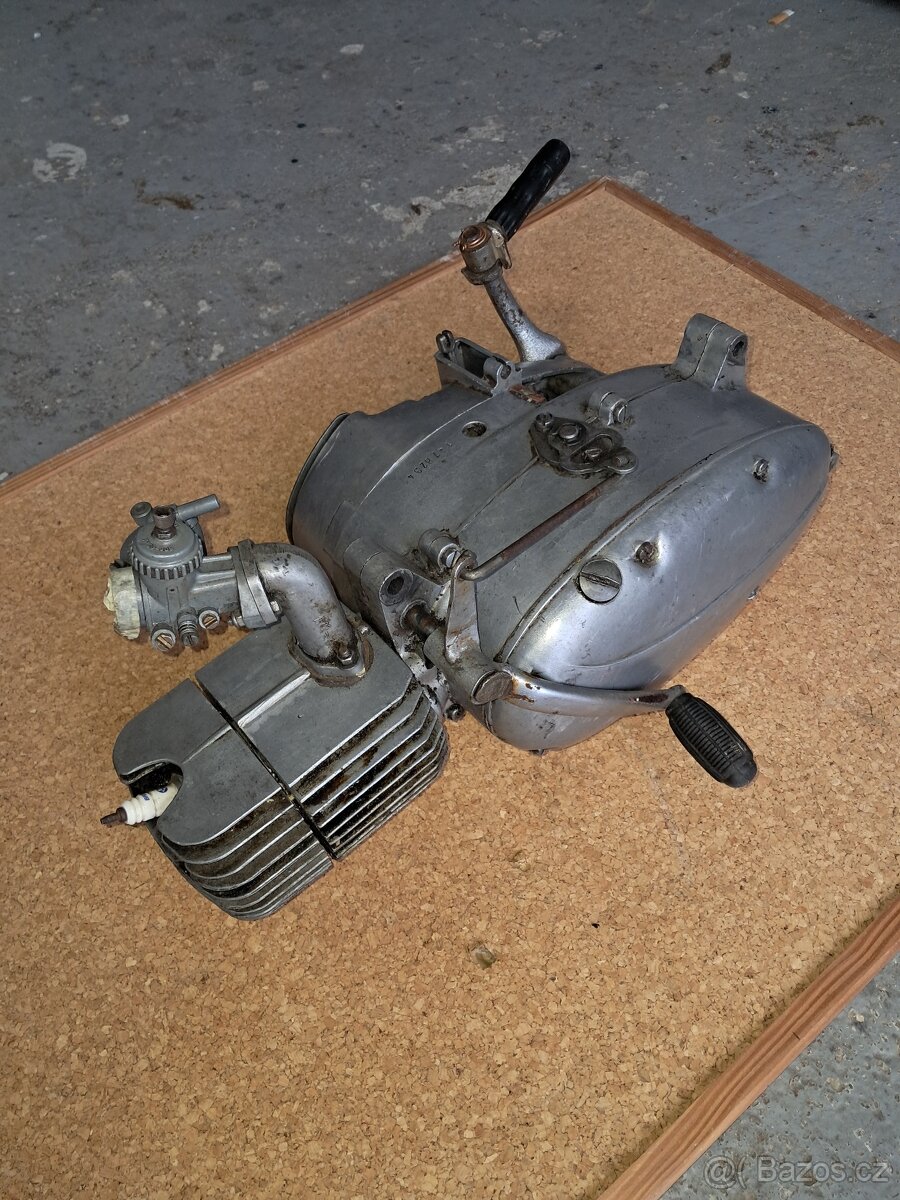 Motor jawa pionýr 20,21,23