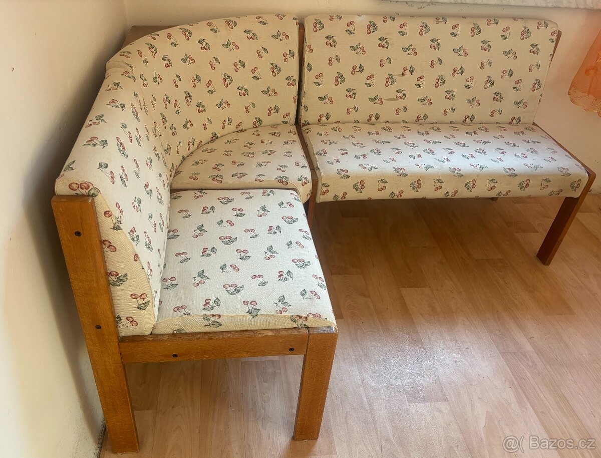 Rohová kuchyňská lavice