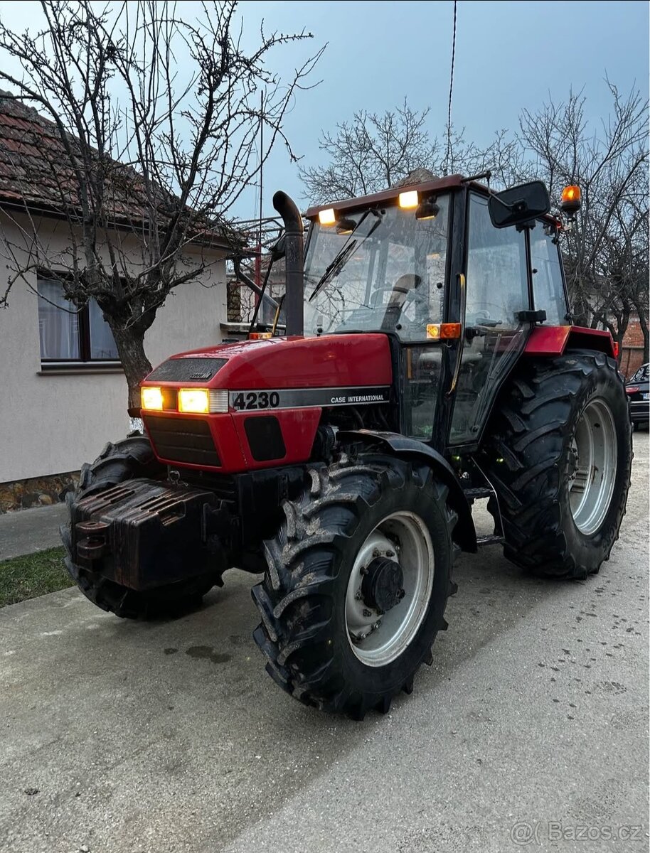traktor Case International 4230