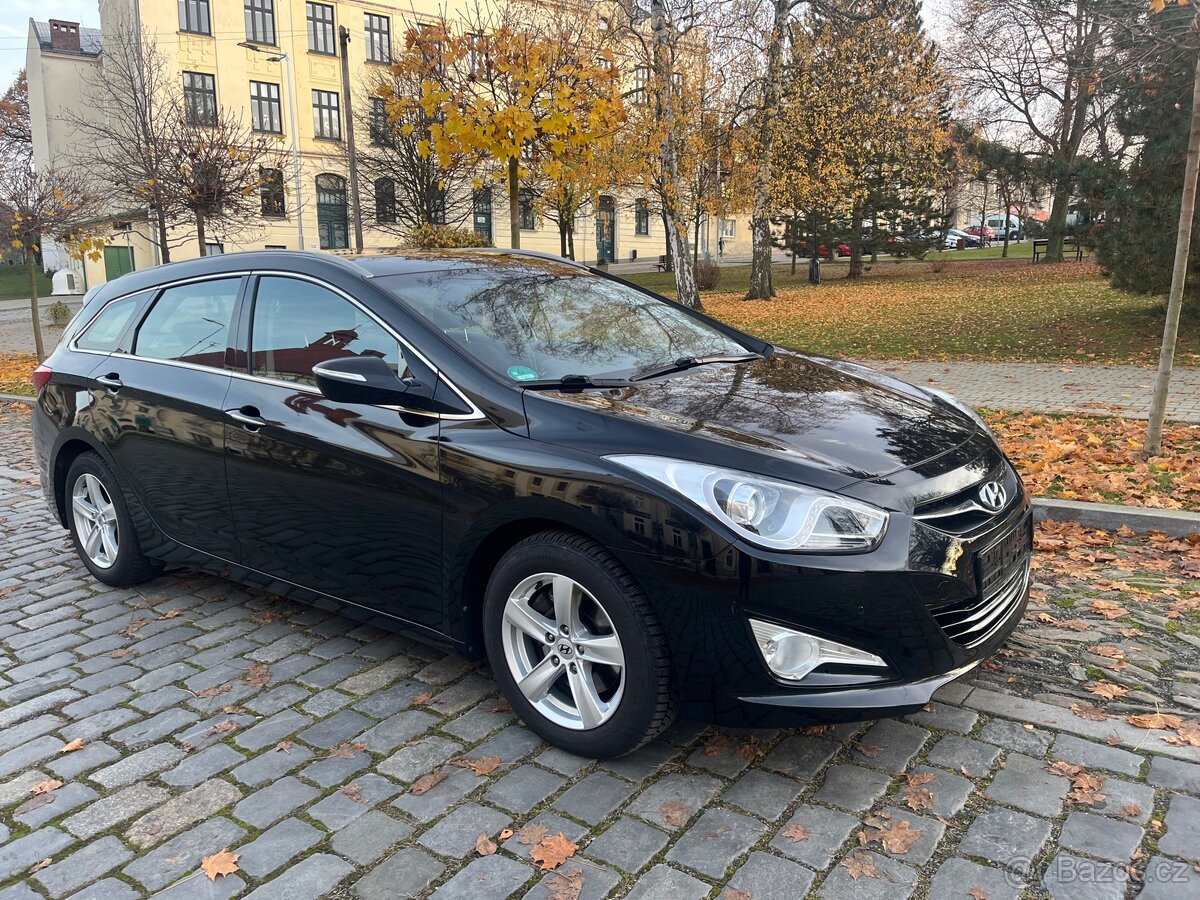 Hyundai i40,130 kW,servisní kniha