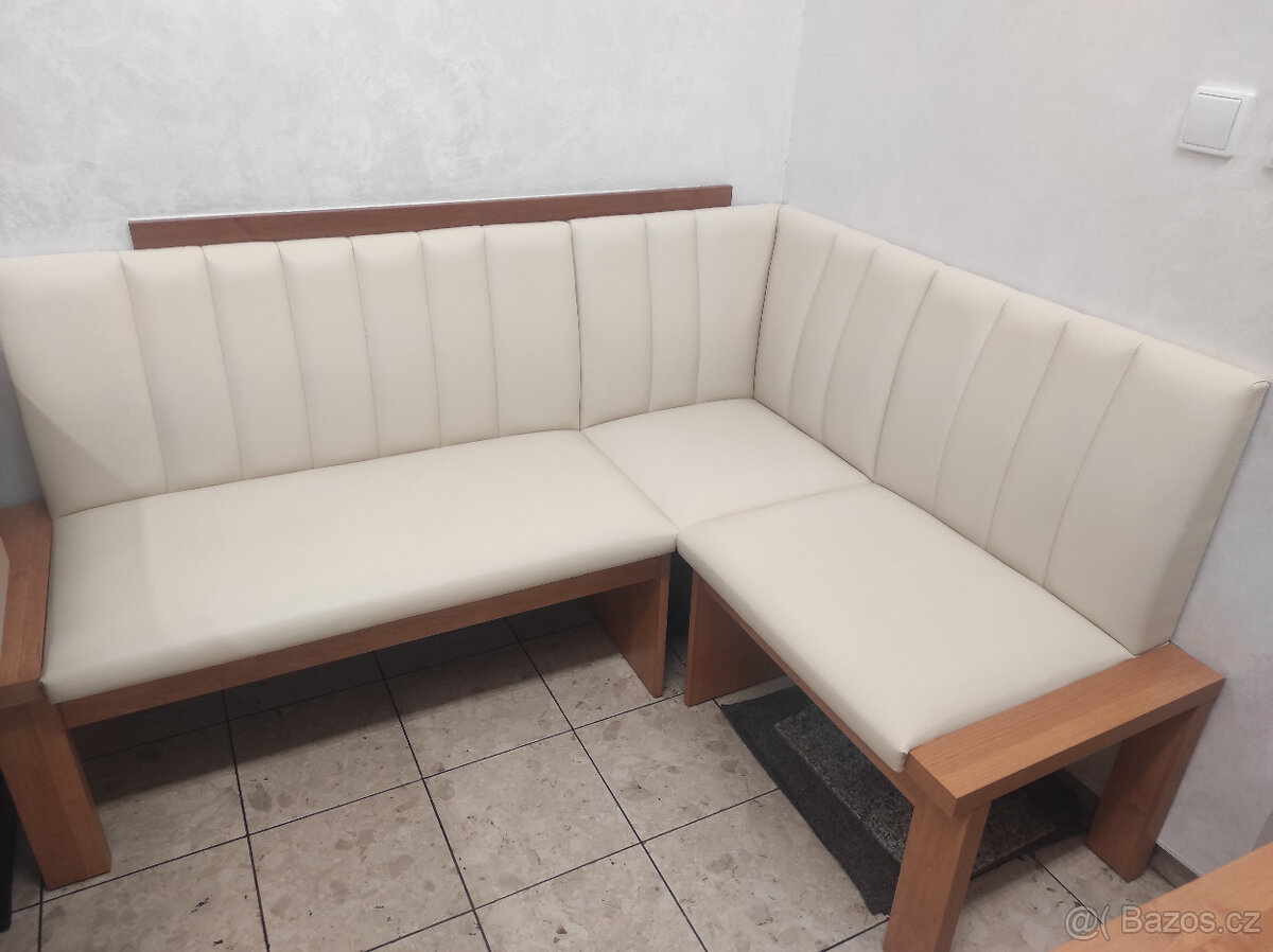 Rohový set, stůl, taburet