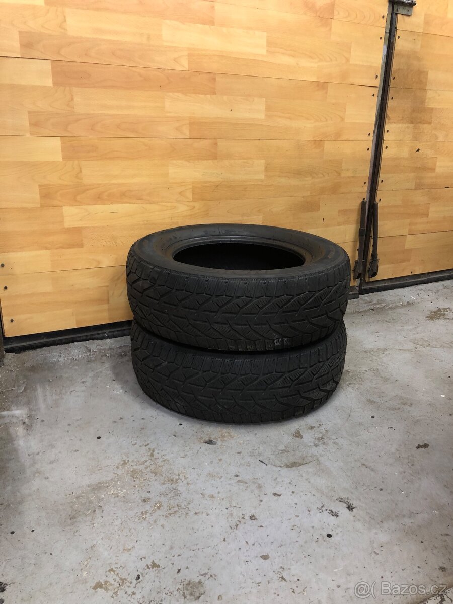 Zimní pneu 205/65 r15
