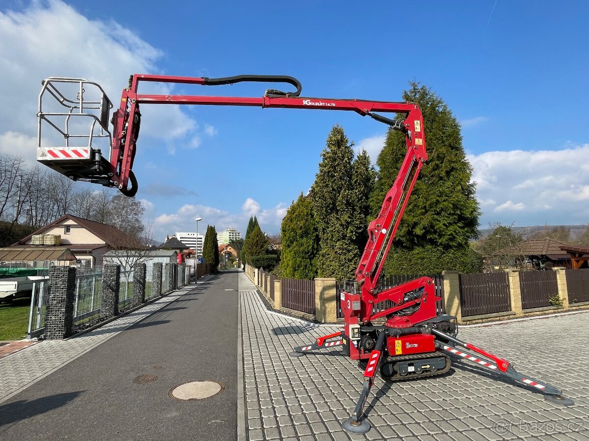 Pracovní plošina Hinowa Glodlift 14.70 na pásech