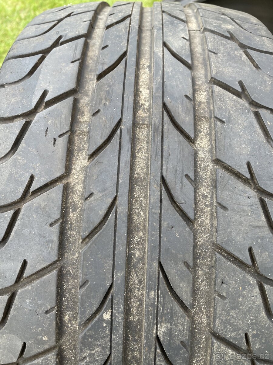 Letní pneu 245/35R18