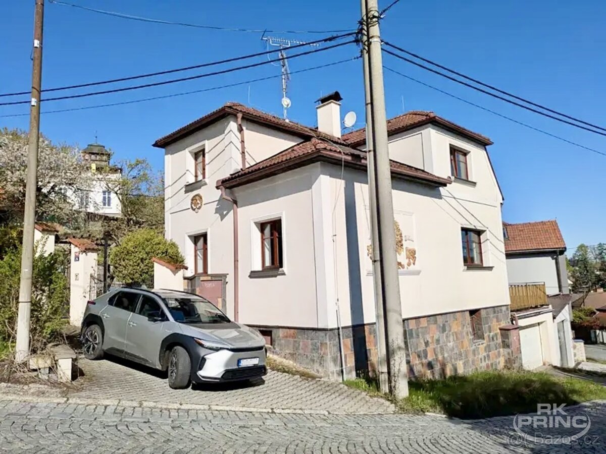 Rodinný dům k pronájmu 202 m2, pozemek 660 m2, Mnichovice