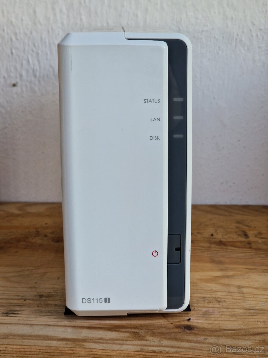 NAS Synology DS115j s 2TB pevným diskem.