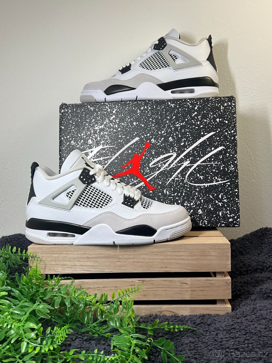 Air Jordan 4 Retro "Military"