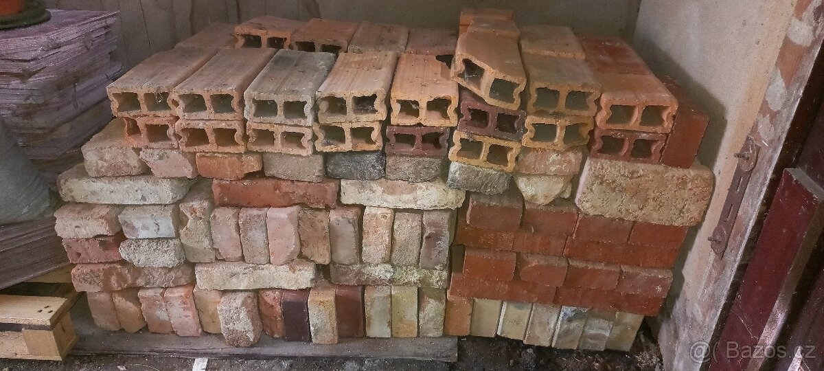 Cihly 50ks nové + cca 100 ks použité