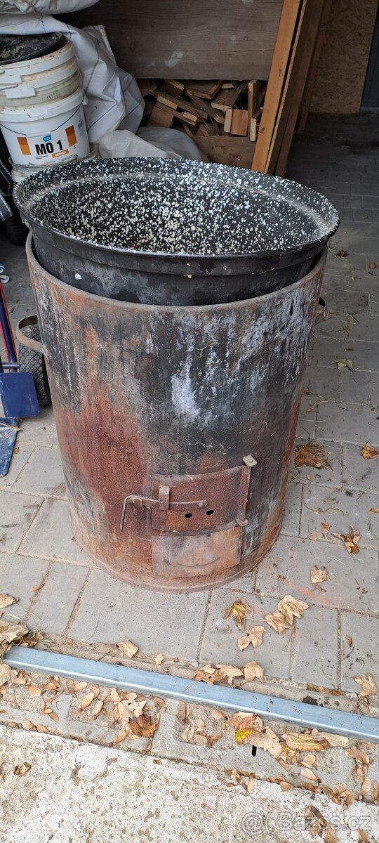 Kotel i s kotlinou na zabijačku