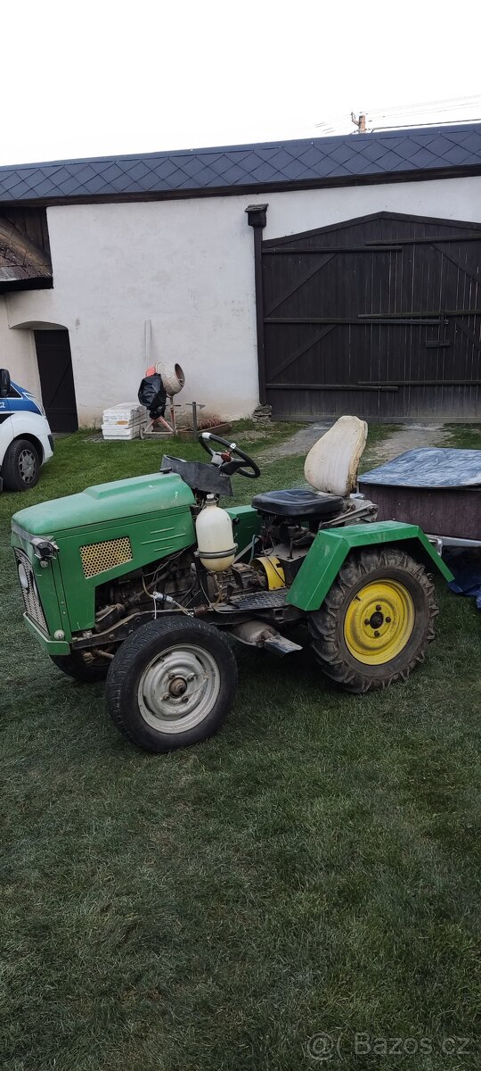 Zahradní traktor
