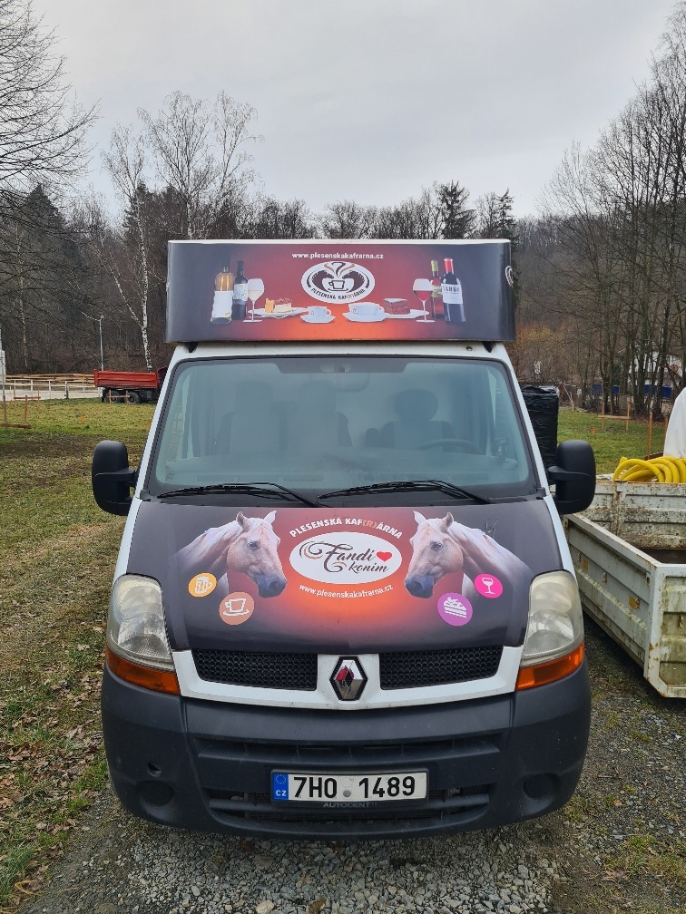 Prodej přepravníku pro 2 koně Renault Master