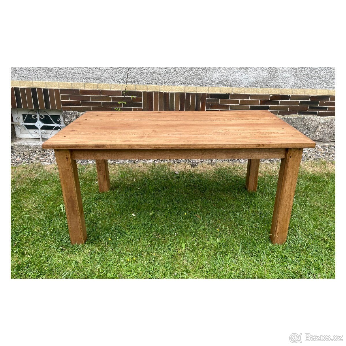 Masivní dubový jídelní stůl - Linea