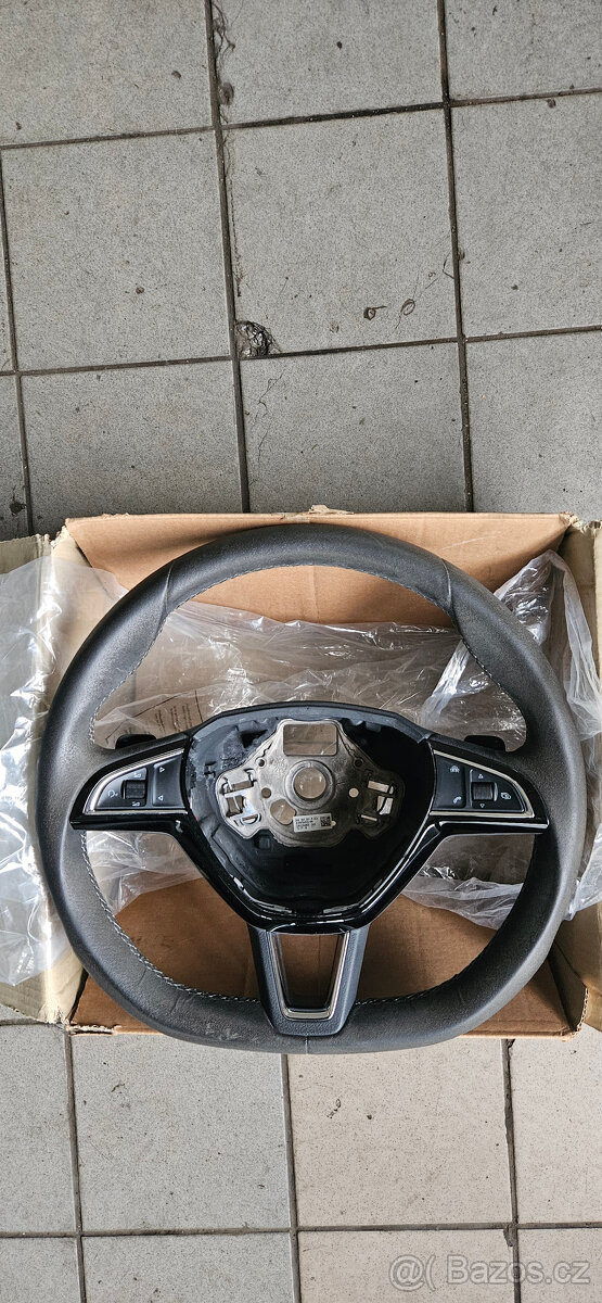 Škoda Octavii 3 zkosený volant