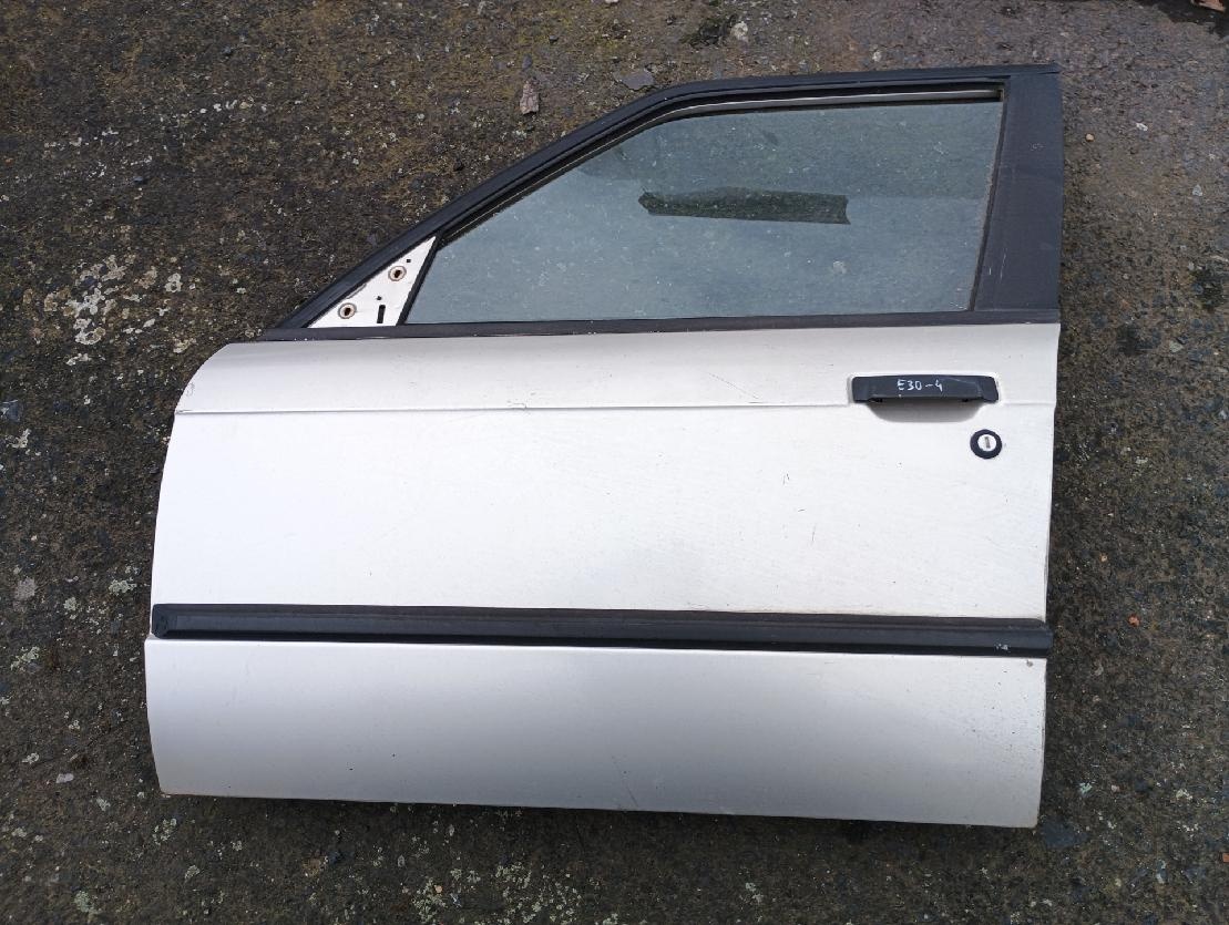 BMW E30 SEDAN PŘEDNÍ DVEŘE LEVÉ