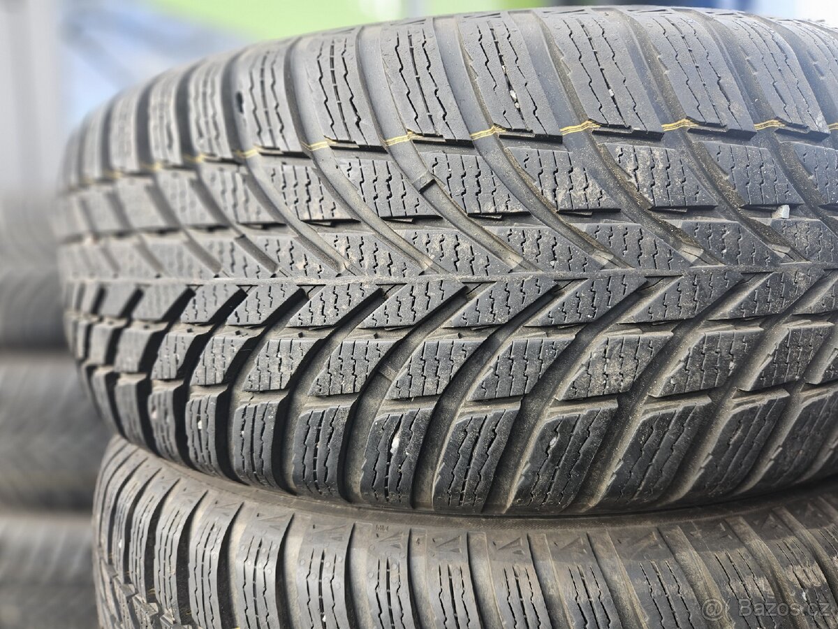 215/60R17 96H Nokian Snowproof 2