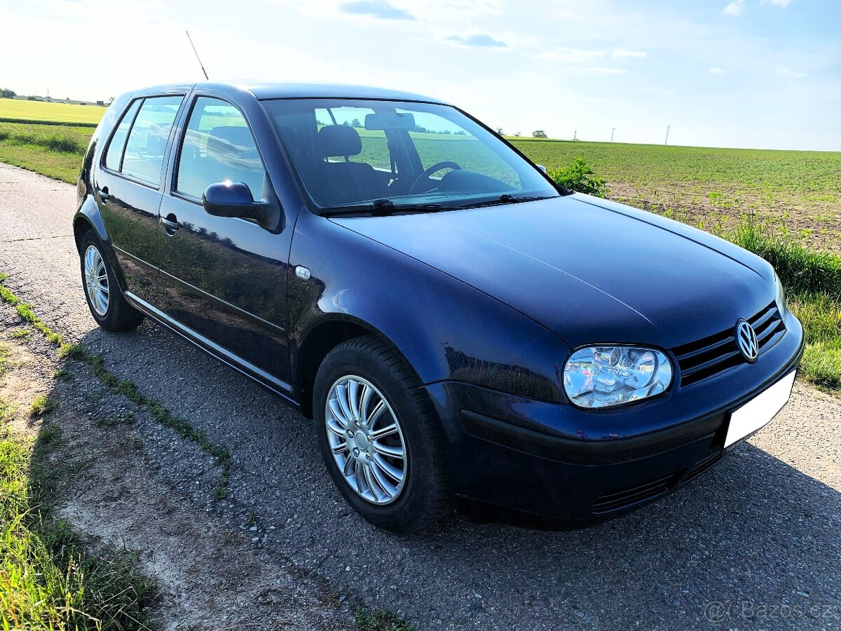 Volkswagen Golf 1.6 16 V , pouze 110 000 km, původ ČR