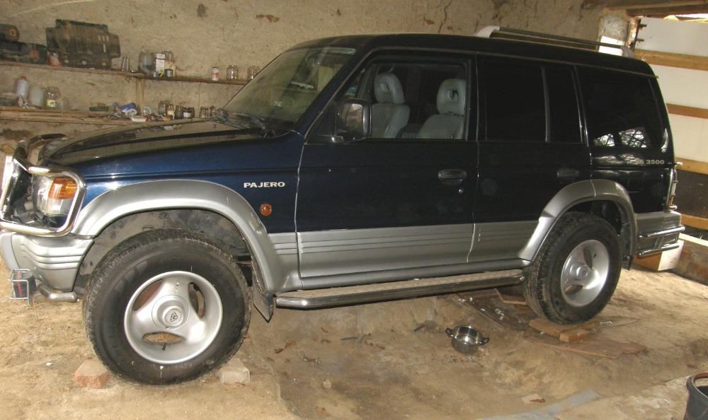 Mitsubishi Pajero wagon