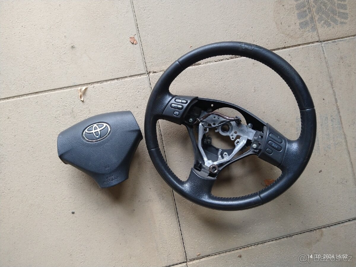 Volant Toyota Corolla Verso 2005 až 2009