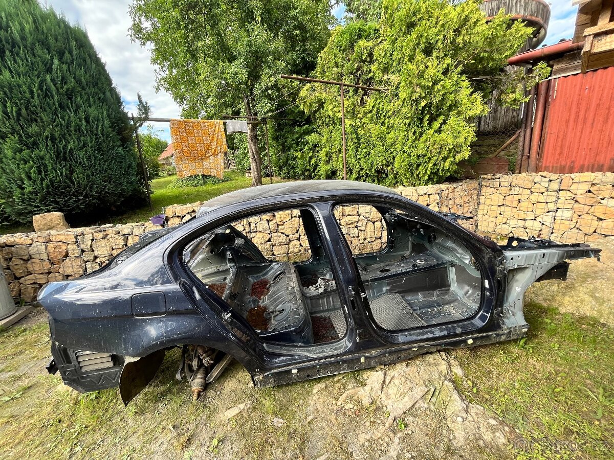Karoserie BMW E90