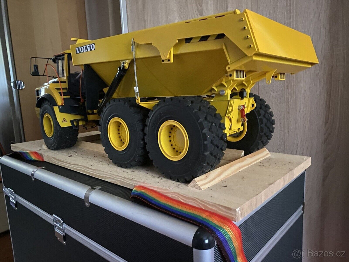 RC4WD JD Dumper 114 E450C Sklápěč RC Hydraulický