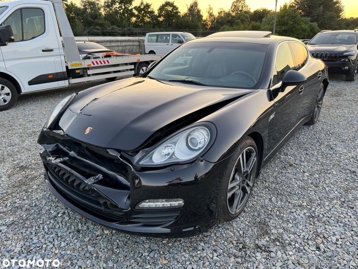 Porsche Panamera S Evropská verze 09.2009 243 000 km