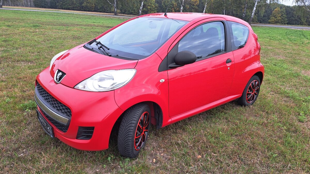 Peugeot 107 1,0i manuál 06/2011 po STK 111.600km