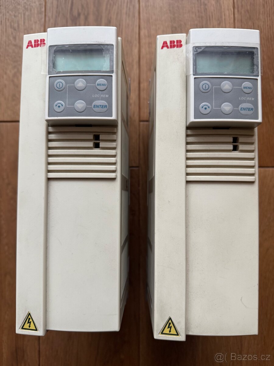 2x Frekvenční měnič ABB 2,2kw 3x380-480V