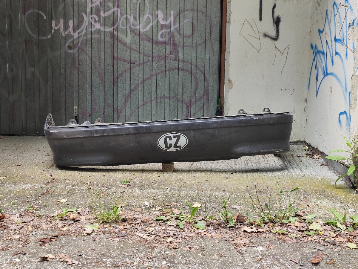 Komplet nárazníky na Suzuki Swift sedan