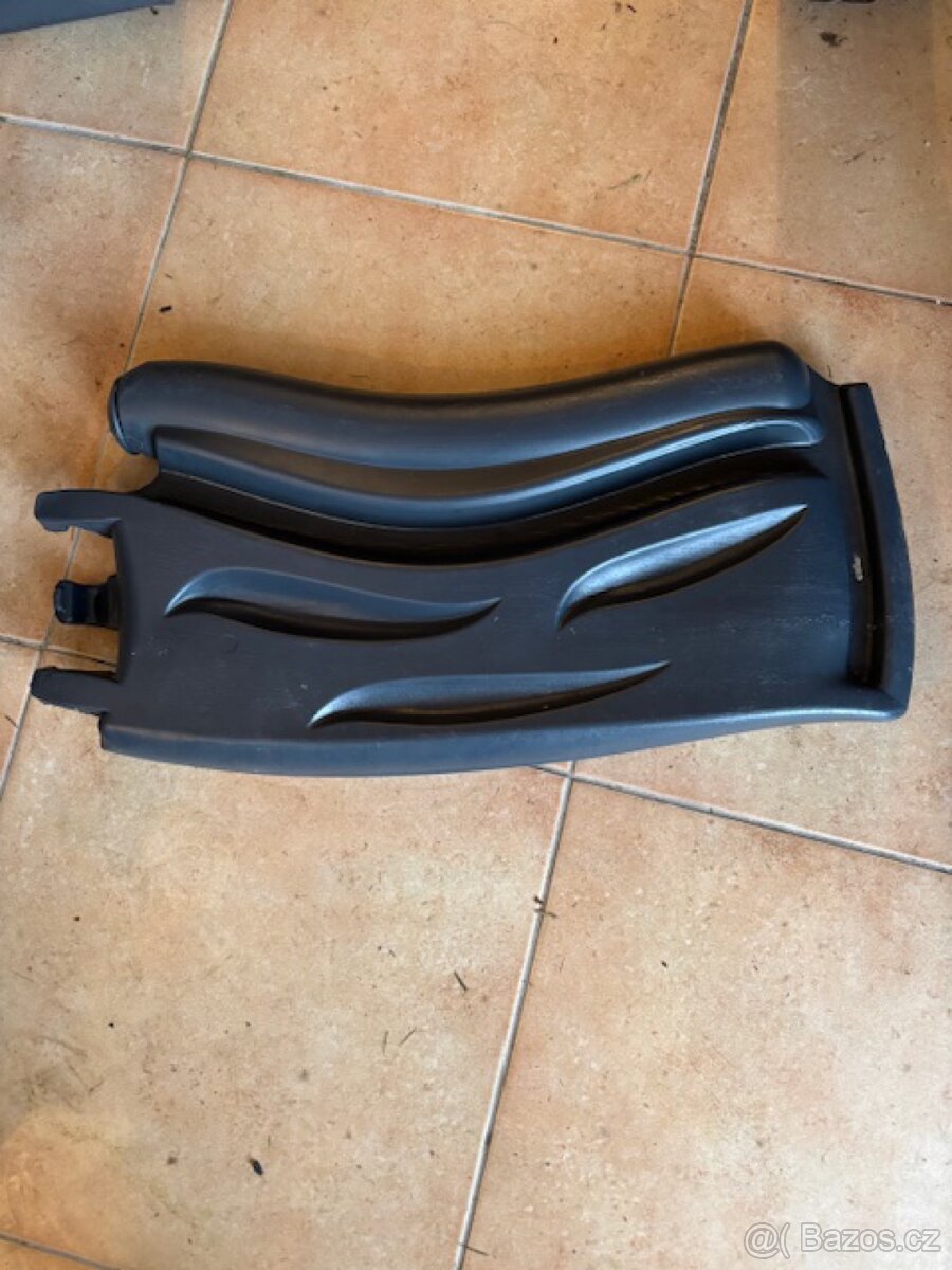 Zimní bazénový dilatační plováky