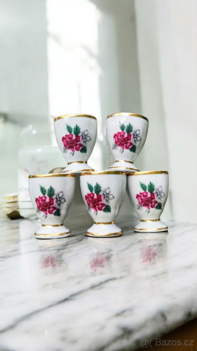 Porcelánove stojánky na vajíčko