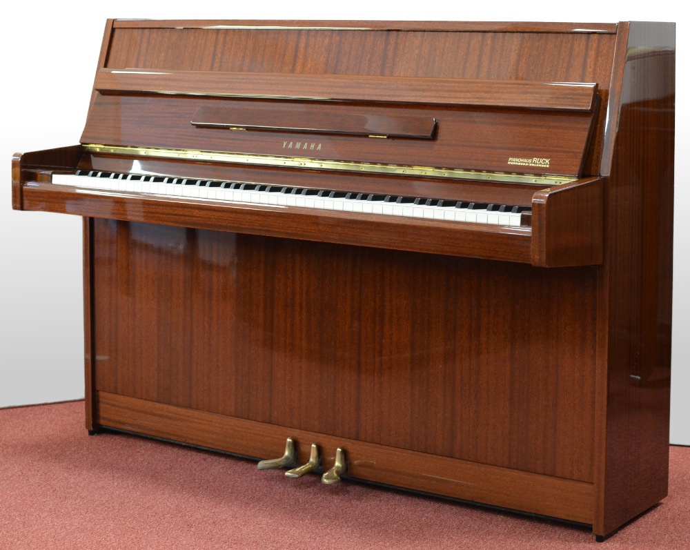 Piano Yamaha, mahagon lesk, se zárukou