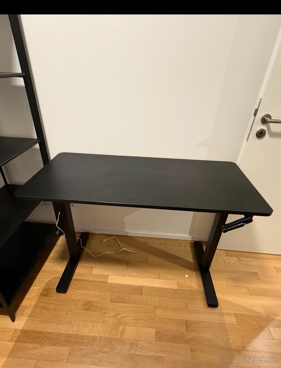 Výškově nastavitelný stůl AlzaErgo ET5 AiO Essential 120×60