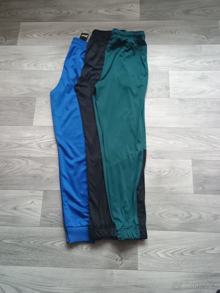 Nové tepláky 146/152 + 2 nošené 158/164