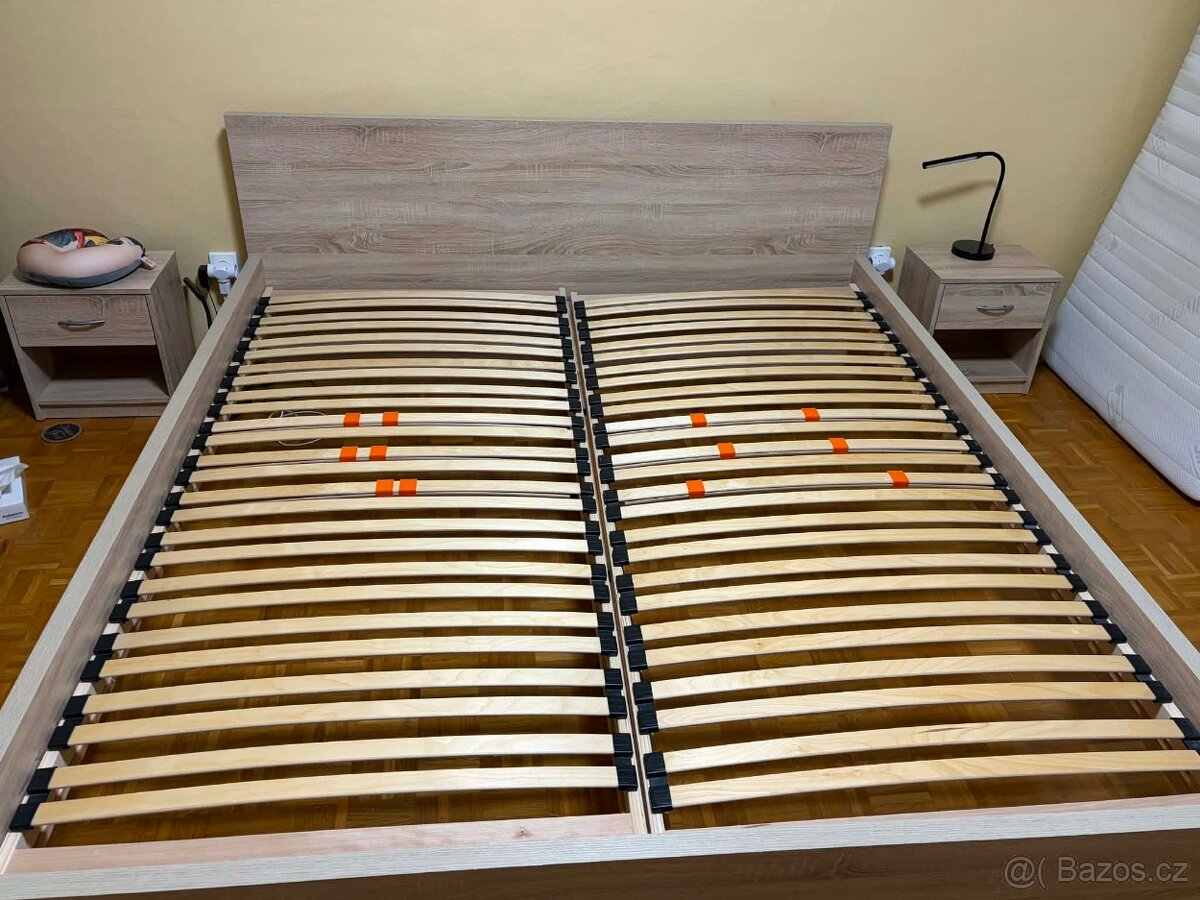 Manželská postel 200×180 cm bez matrací