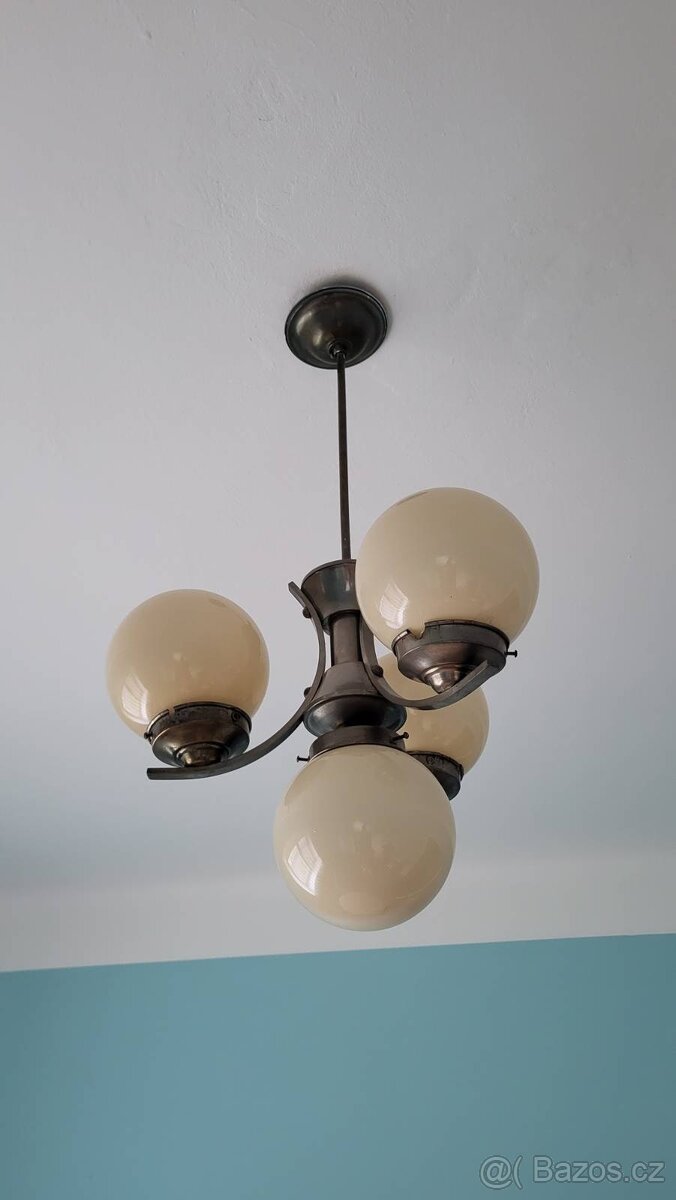 cínový lustr béžový