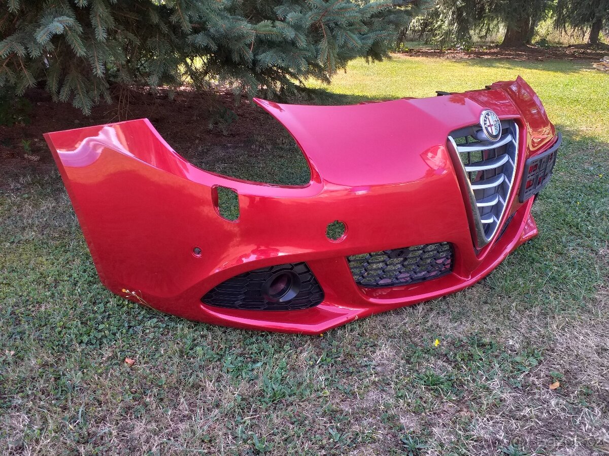 Přední nárazník Alfa Romeo Giulietta - ostřikovače + senzory
