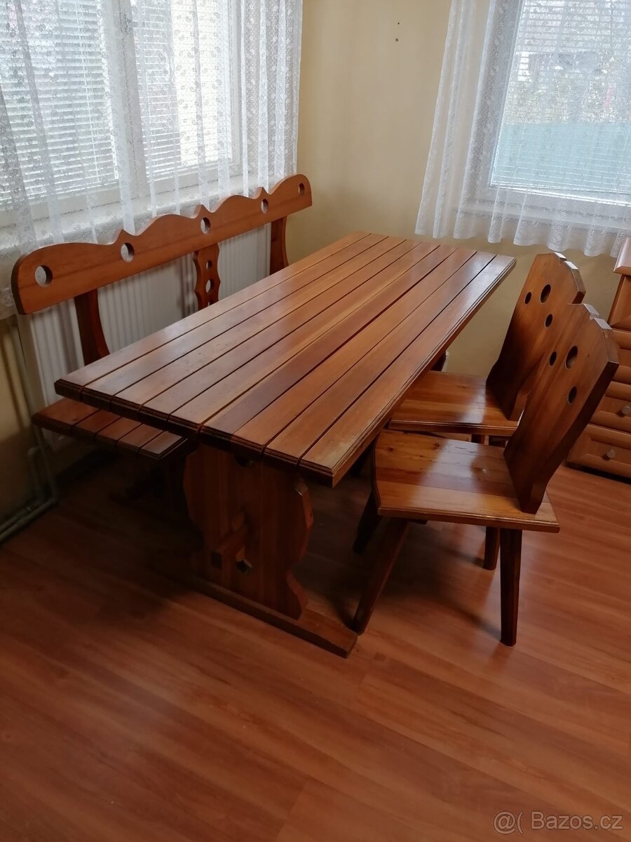 Jídelní stůl + lavice + 6 židlí - masiv borovice