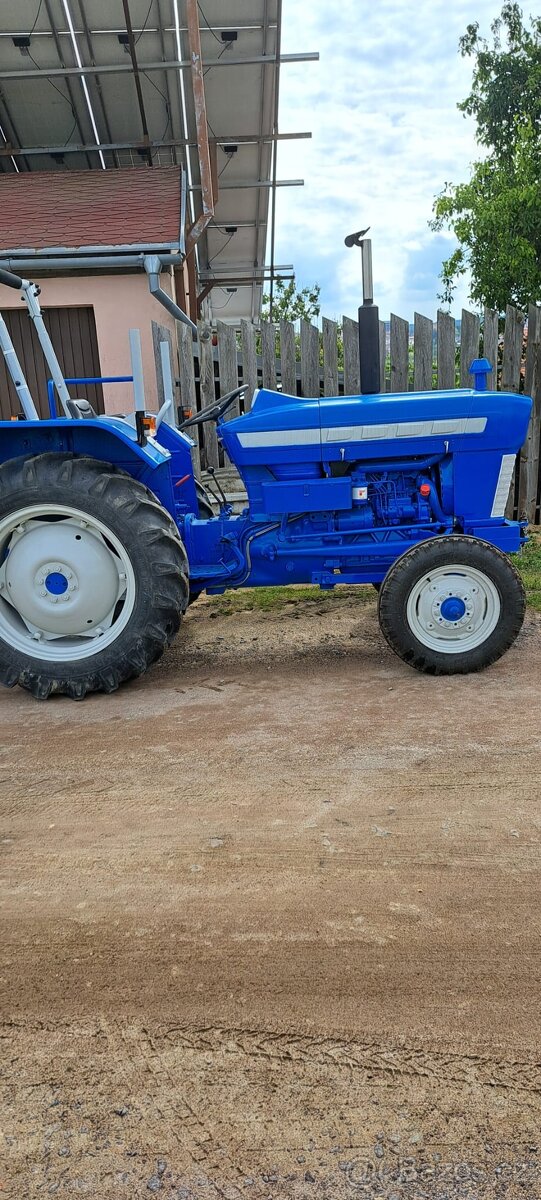 Traktor Ford