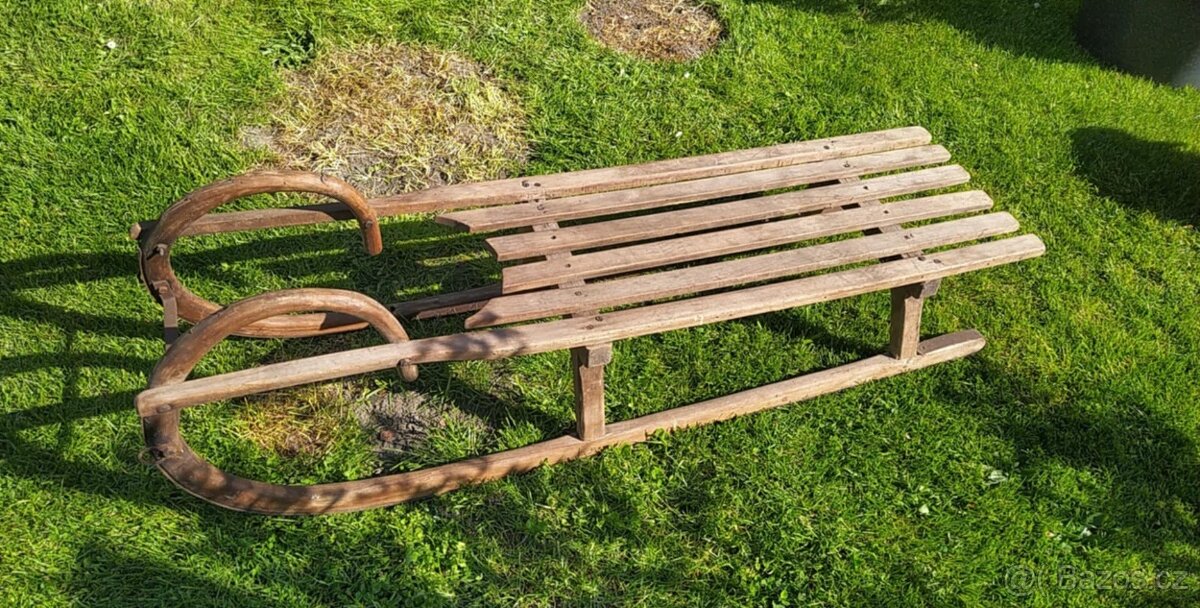 Dřevěné sáňky
