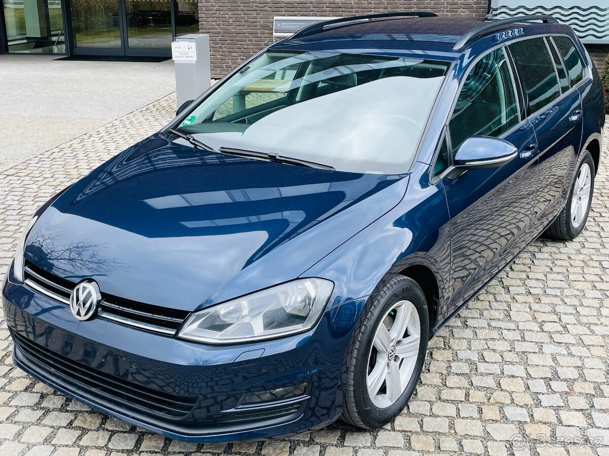 Volkswagen Golf 2.0TDI 110KW VÝHŘEV SENZORY SERVISKA