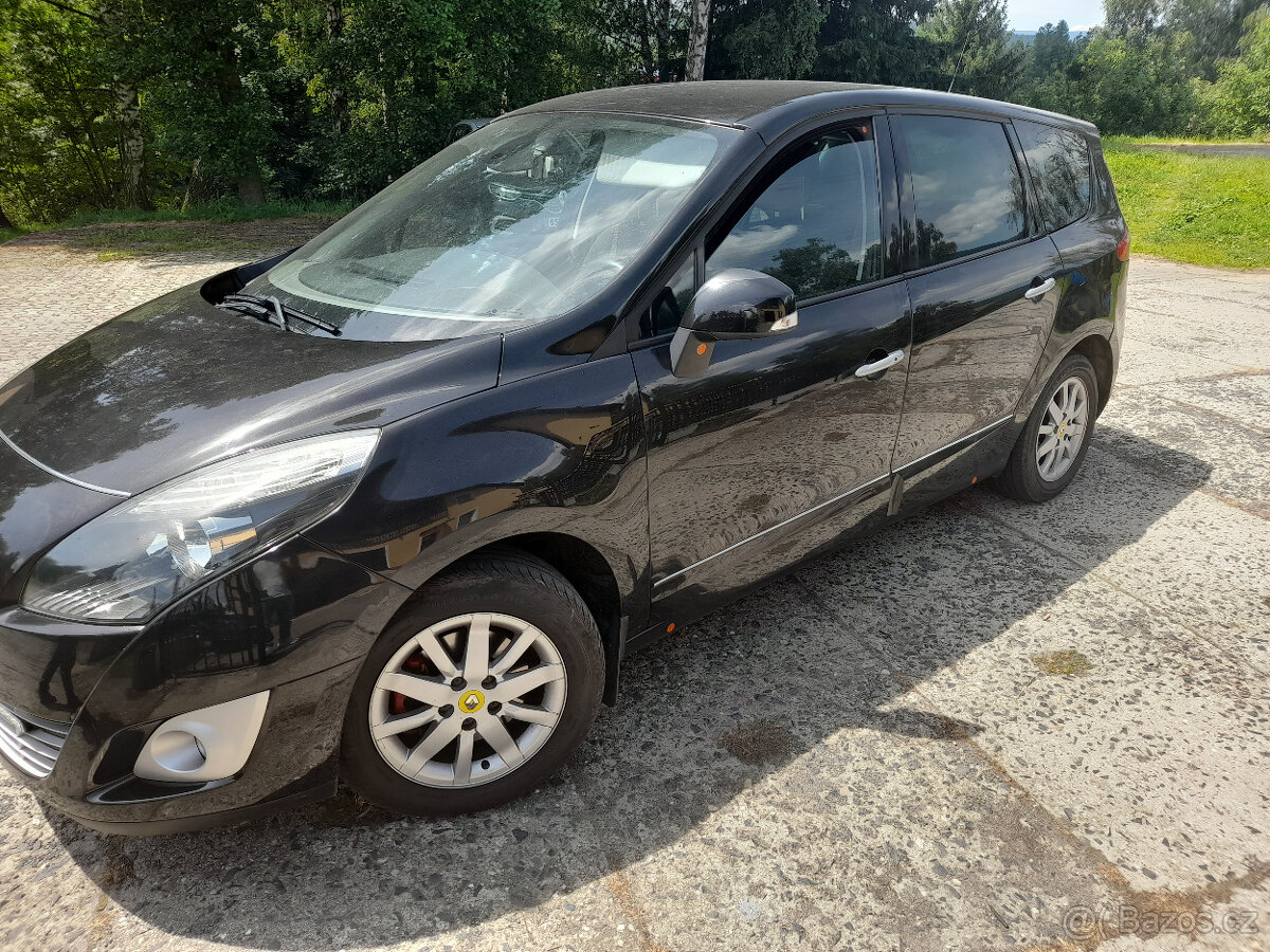 RENAUL T GRAND SCENIC