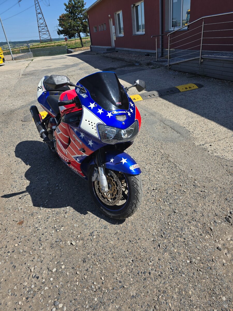 Honda CBR 900 RR