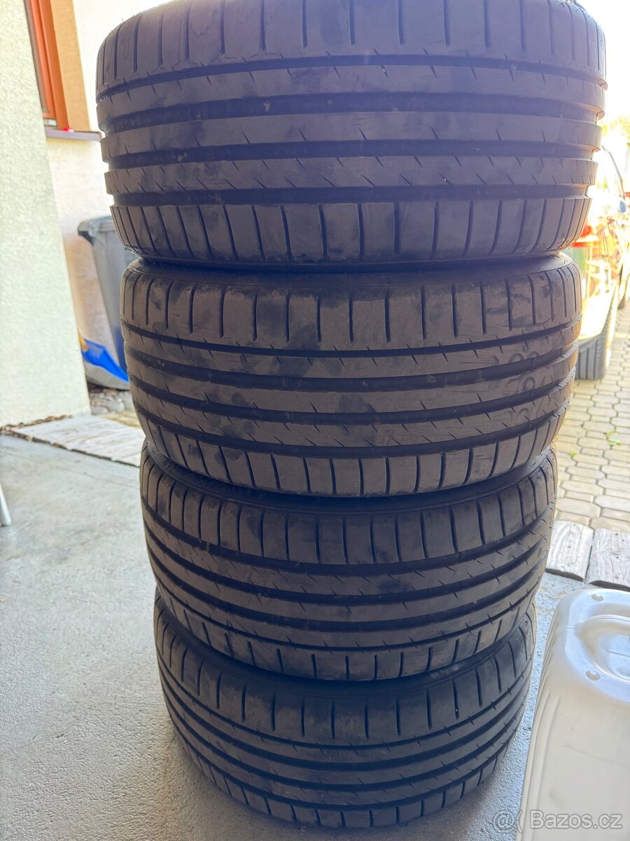Letní gumy 245/40/18, úplně nové.