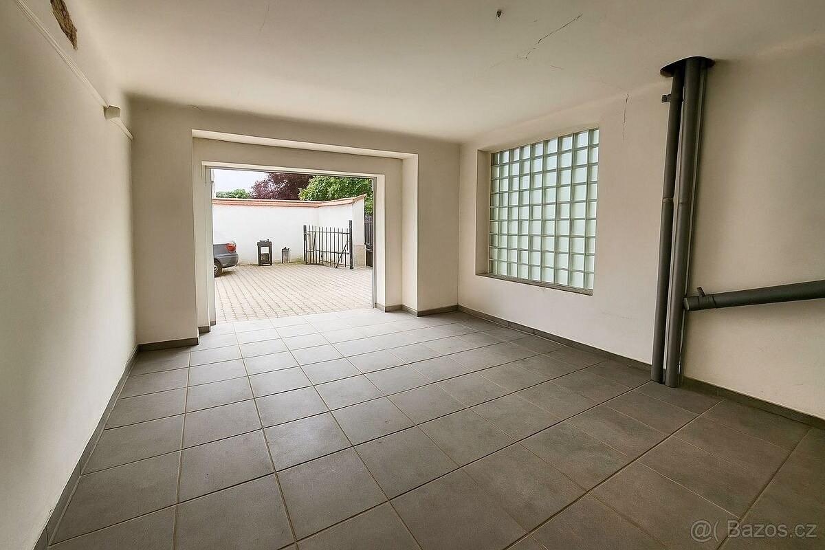 Pronájem garáže 25 m² Přátelství, Praha - Uhříněves