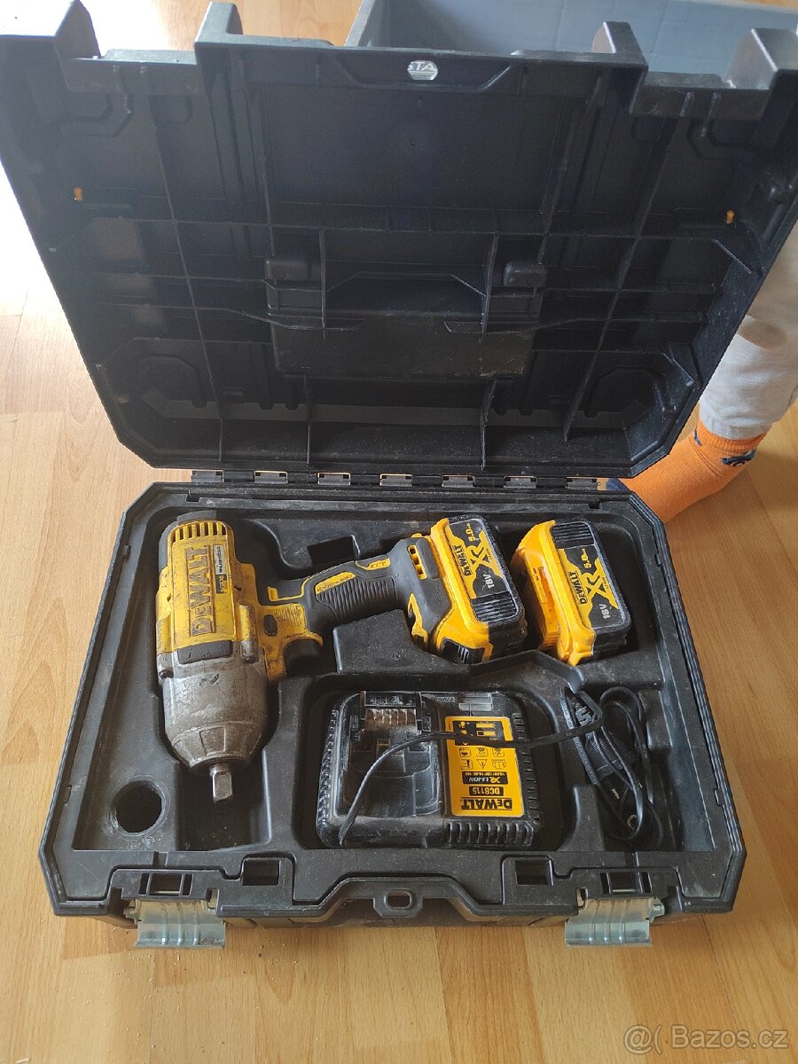🔧 DeWALT rázový utahovák