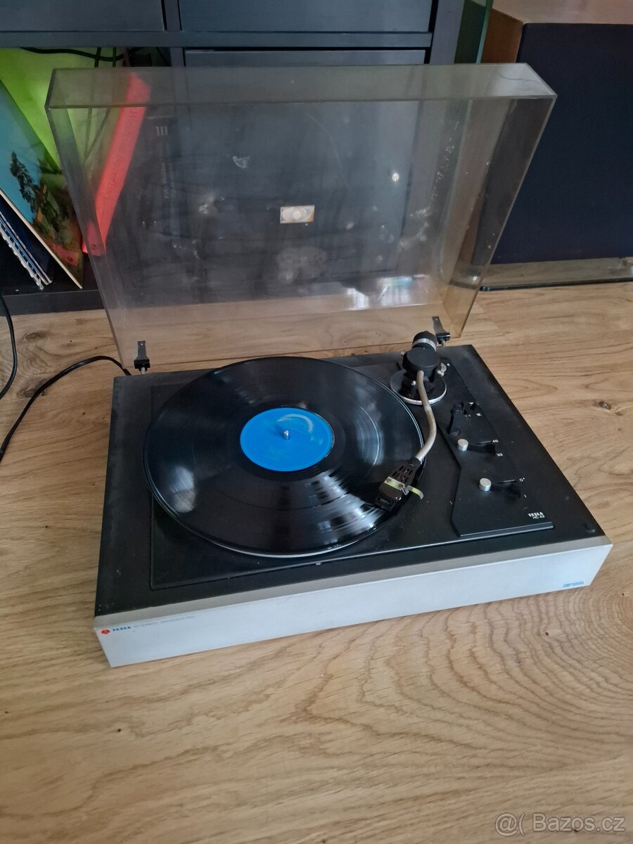 Gramofon Tesla G710A plně funkcni