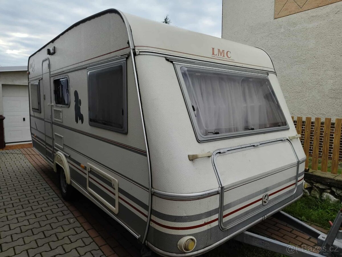 karavan obytný přívěs LMC LUXUS FAVORIT